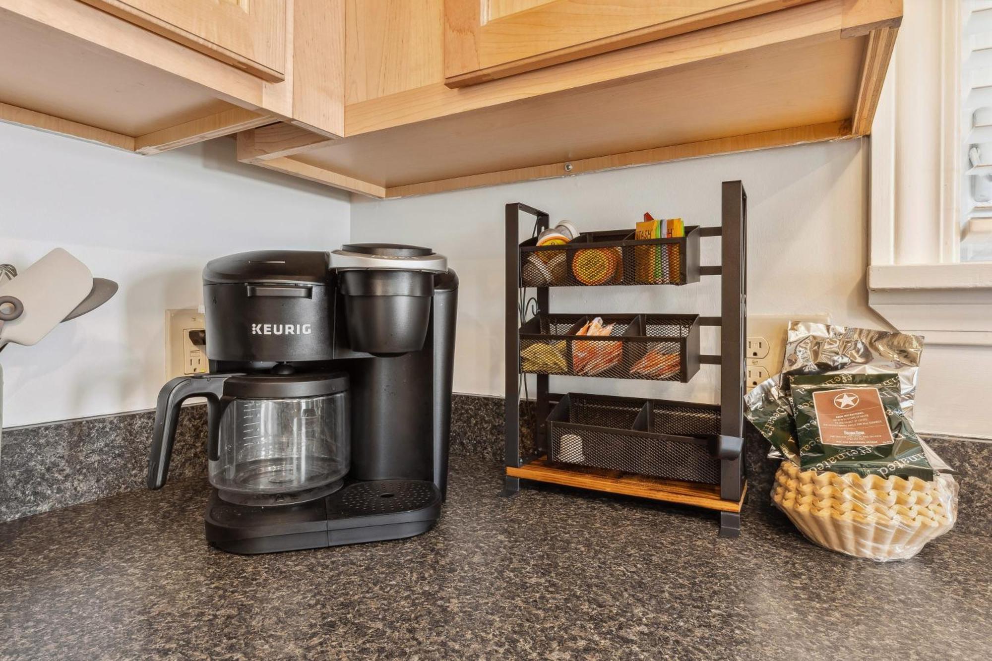 Newly Renovated Tremont Treasure I Cozy + Modern Villa Cleveland Bagian luar foto