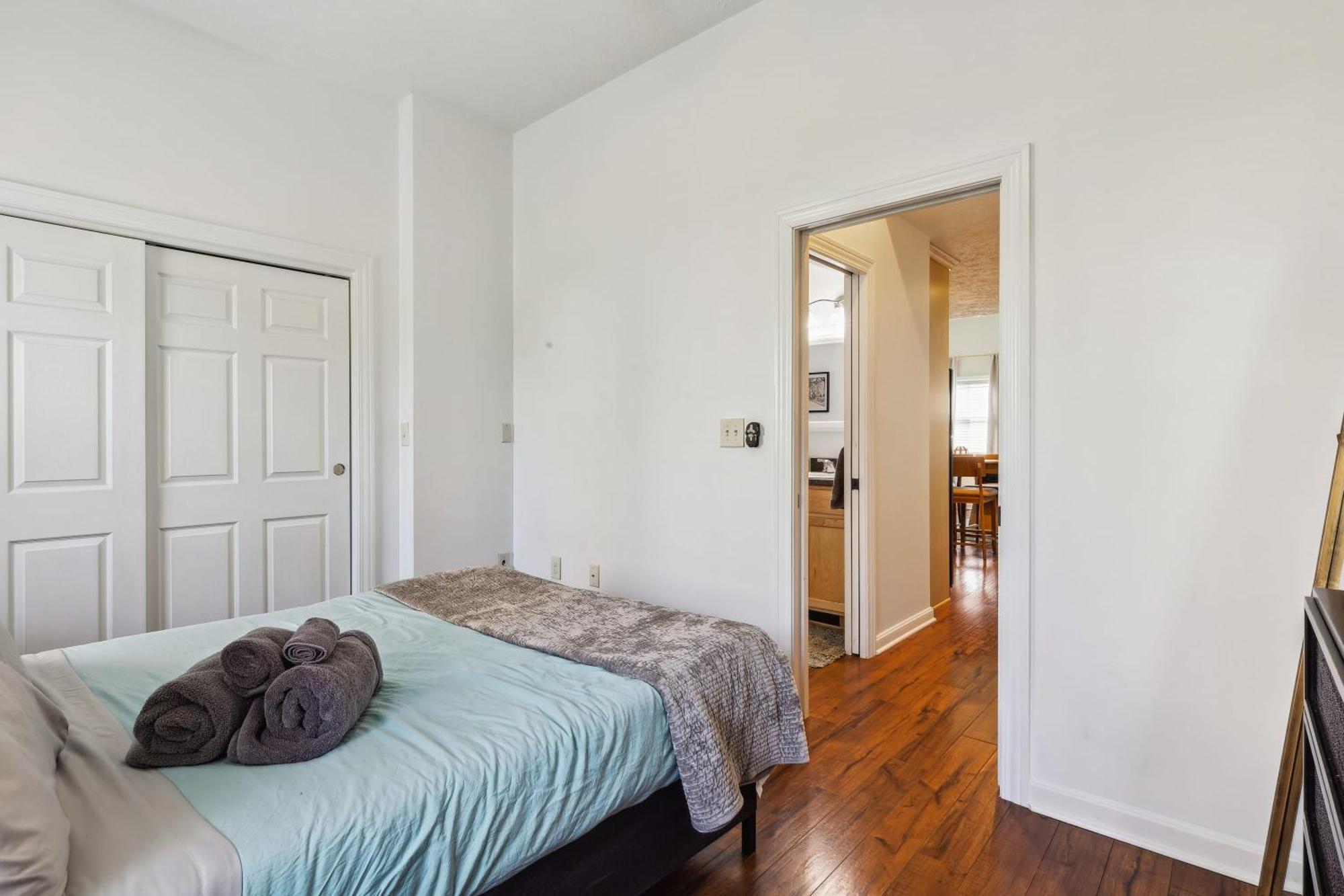 Newly Renovated Tremont Treasure I Cozy + Modern Villa Cleveland Bagian luar foto