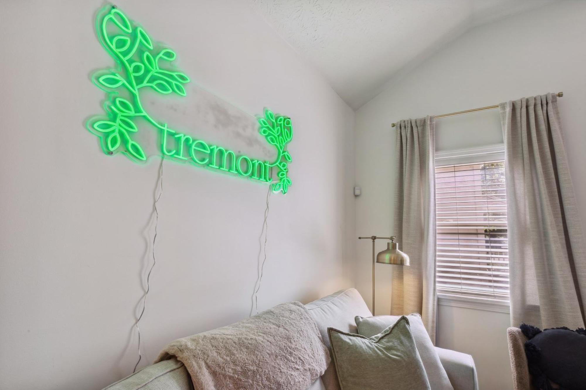 Newly Renovated Tremont Treasure I Cozy + Modern Villa Cleveland Bagian luar foto