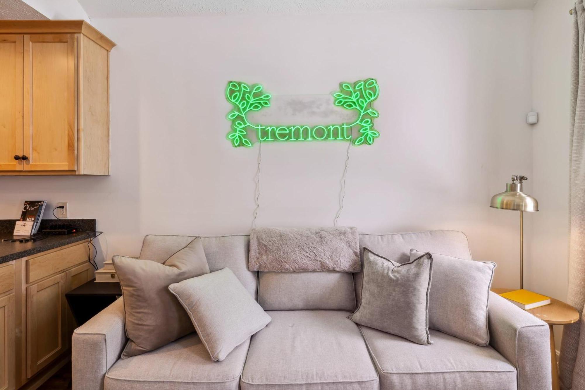 Newly Renovated Tremont Treasure I Cozy + Modern Villa Cleveland Bagian luar foto